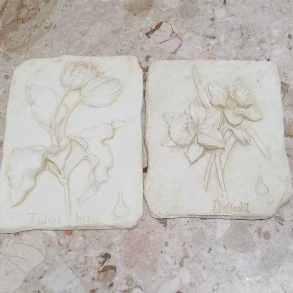 HenFeathers Wall Decor Vintage Henfeathers Tulip Daffodil Wall